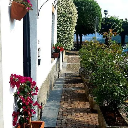 In Piazzetta - * Cernobbio